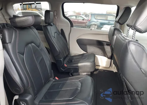 2017 Chrysler Pacifica Touring-L z USA, uszkodzony, nr VIN 2C4RC1BG9HR712345